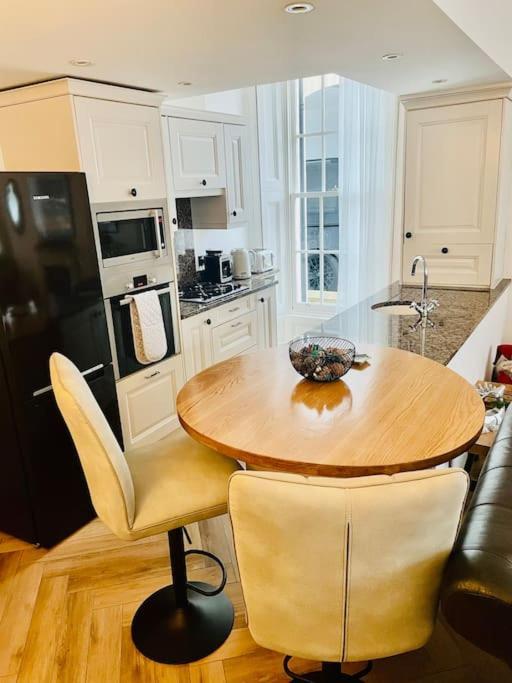 Whitehall, Thomas Turnbull Flat 3 Beautiful Apartment In Georgian House 惠特比 外观 照片