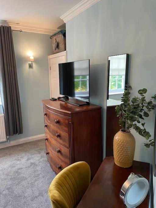 Whitehall, Thomas Turnbull Flat 3 Beautiful Apartment In Georgian House 惠特比 外观 照片